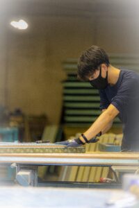 畳表替え-縫い付けてる畳を取る作業-和歌山の畳屋