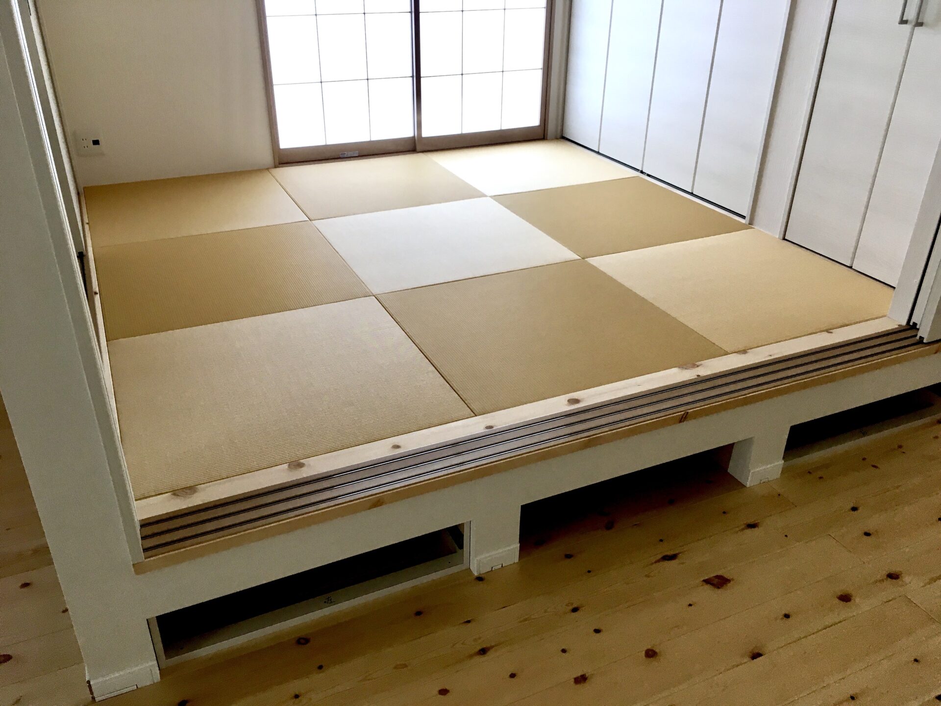 ダイケン和紙畳:黄金色-和歌山のヘリなし琉球風畳